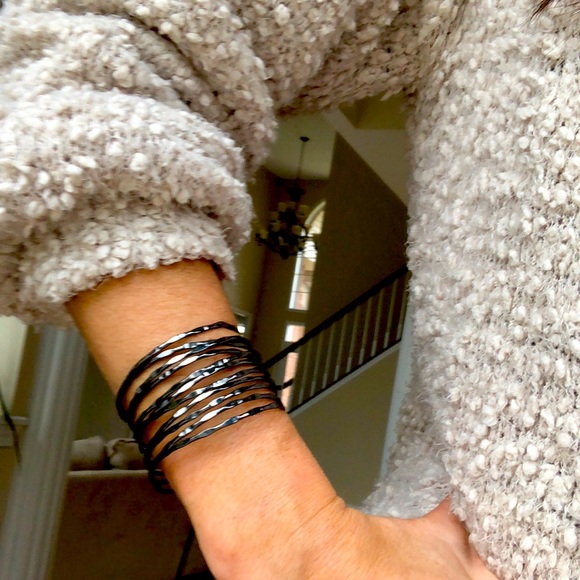 Arm Cuff Bracelet - Picture 1 of 4